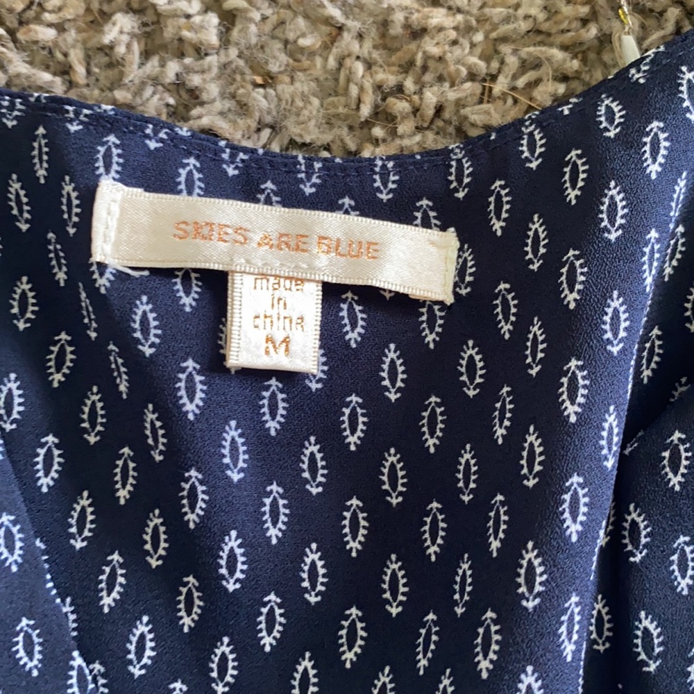 Nice blouse - Picture 2 of 2